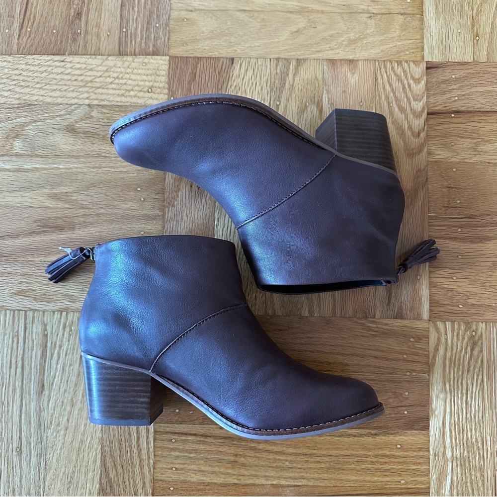 Tom’s Leila Oxblood Leather Booties. Size 8.5